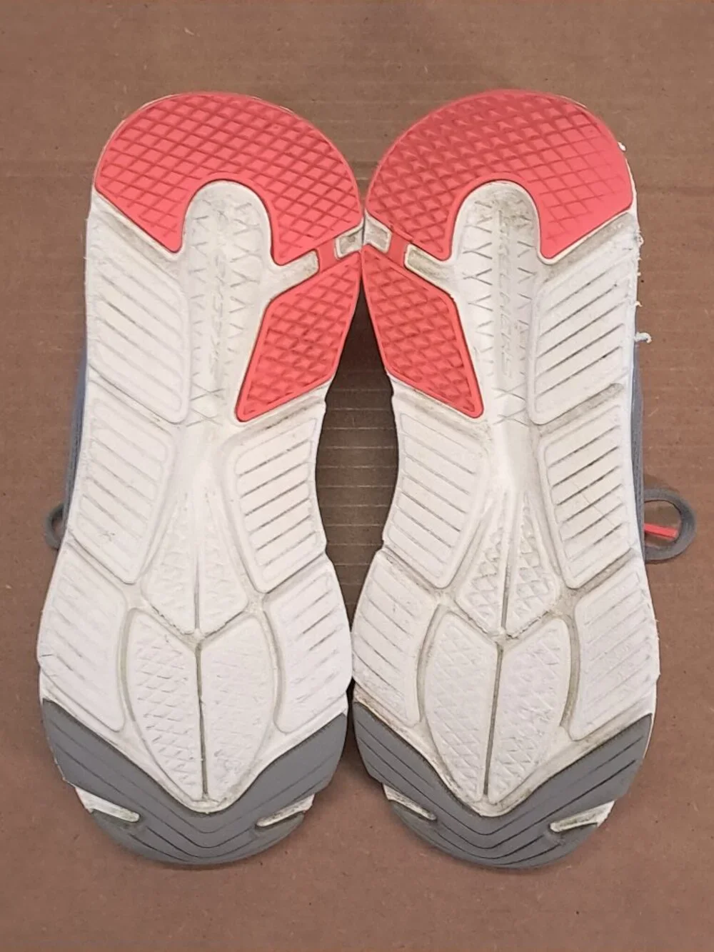 Skechers Max Cushioning Go Run Shoes Women 9.5 Gray Pink Athletic 128551 GYCL
